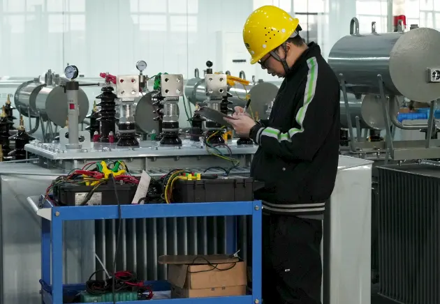 Space-saving Power Distribution Solution