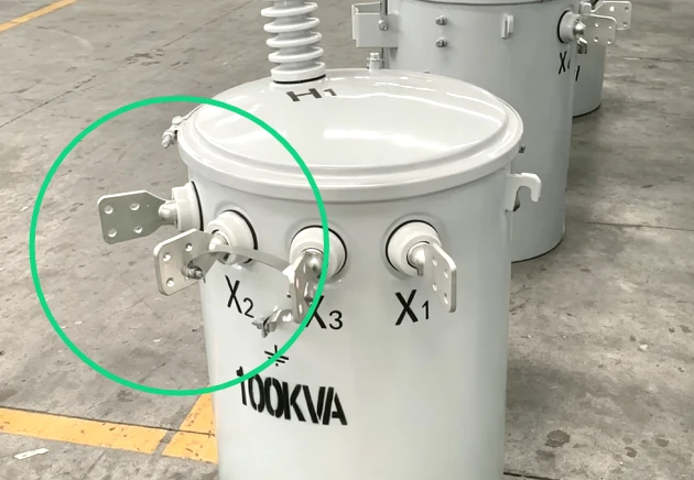 LV Bushings & Spade Terminals of 100 kVA Pole Mounted Transformer